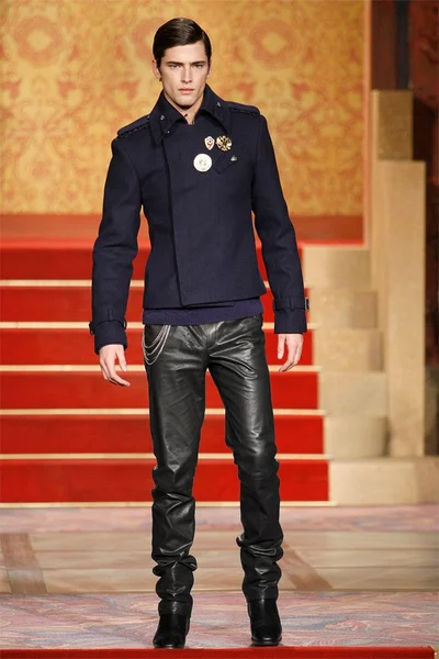 Look 37